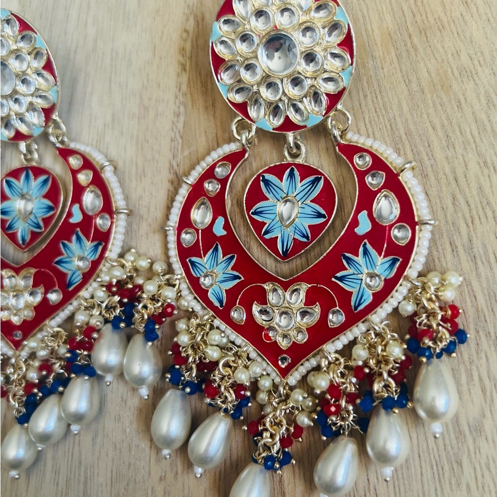 NEW Elegant Red and Gold Tone Floral Indian Earrings✨ - Picture 5 of 7